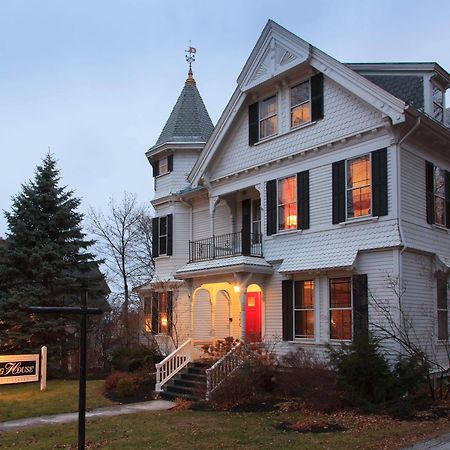 برلينغتون Lang House On Main Street Bed & Breakfast المظهر الخارجي الصورة