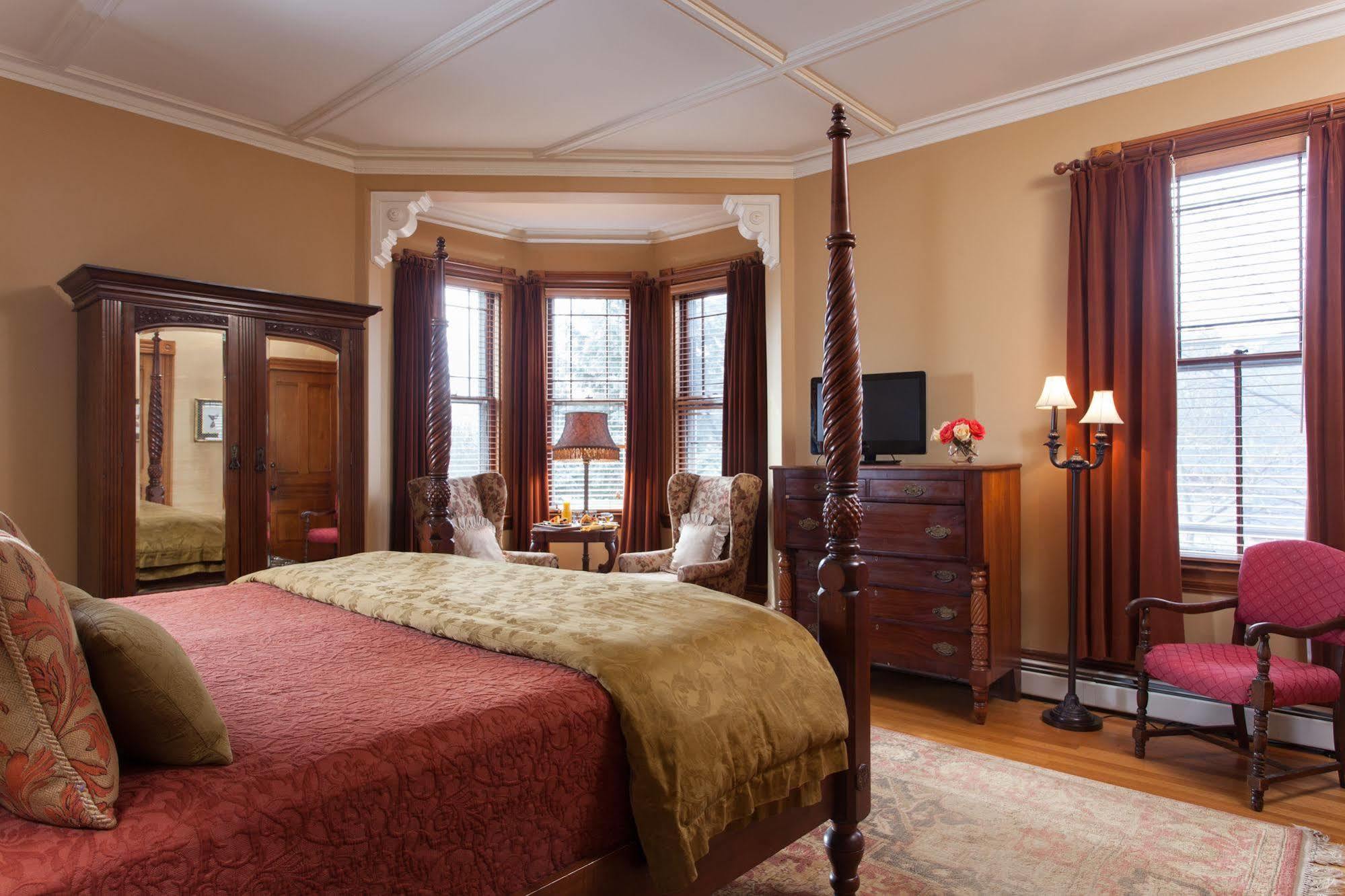 برلينغتون Lang House On Main Street Bed & Breakfast المظهر الخارجي الصورة