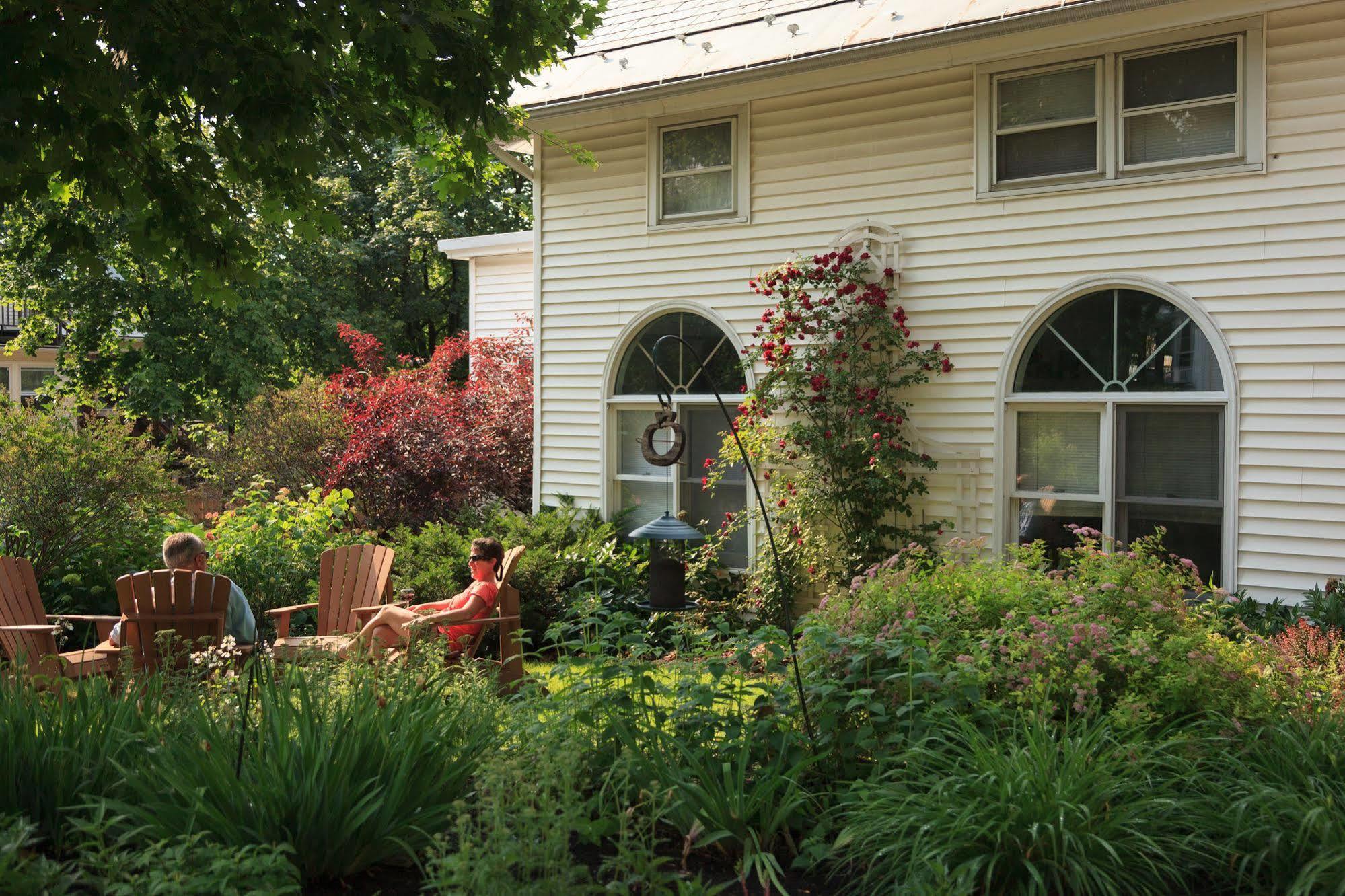 برلينغتون Lang House On Main Street Bed & Breakfast المظهر الخارجي الصورة