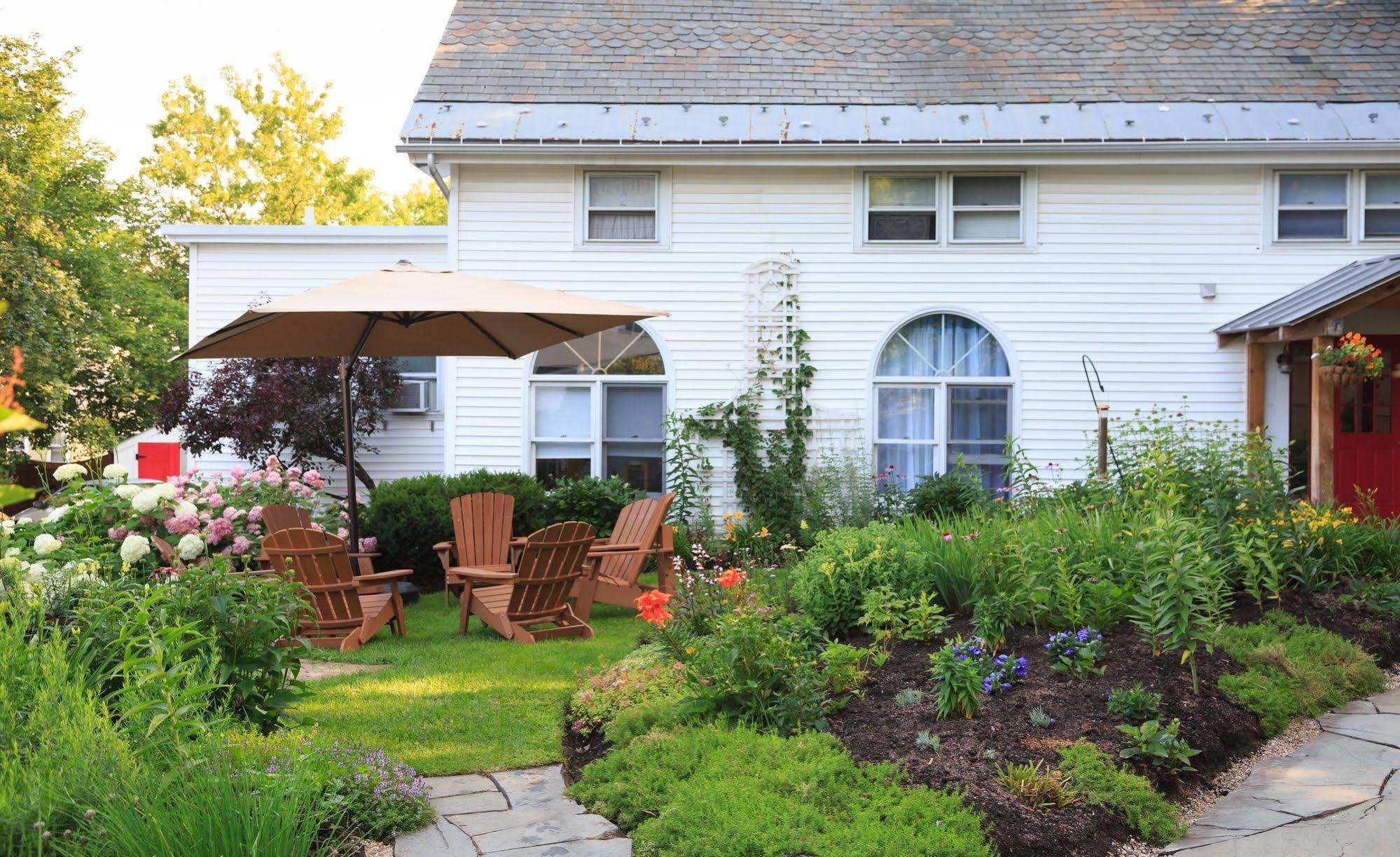 برلينغتون Lang House On Main Street Bed & Breakfast المظهر الخارجي الصورة